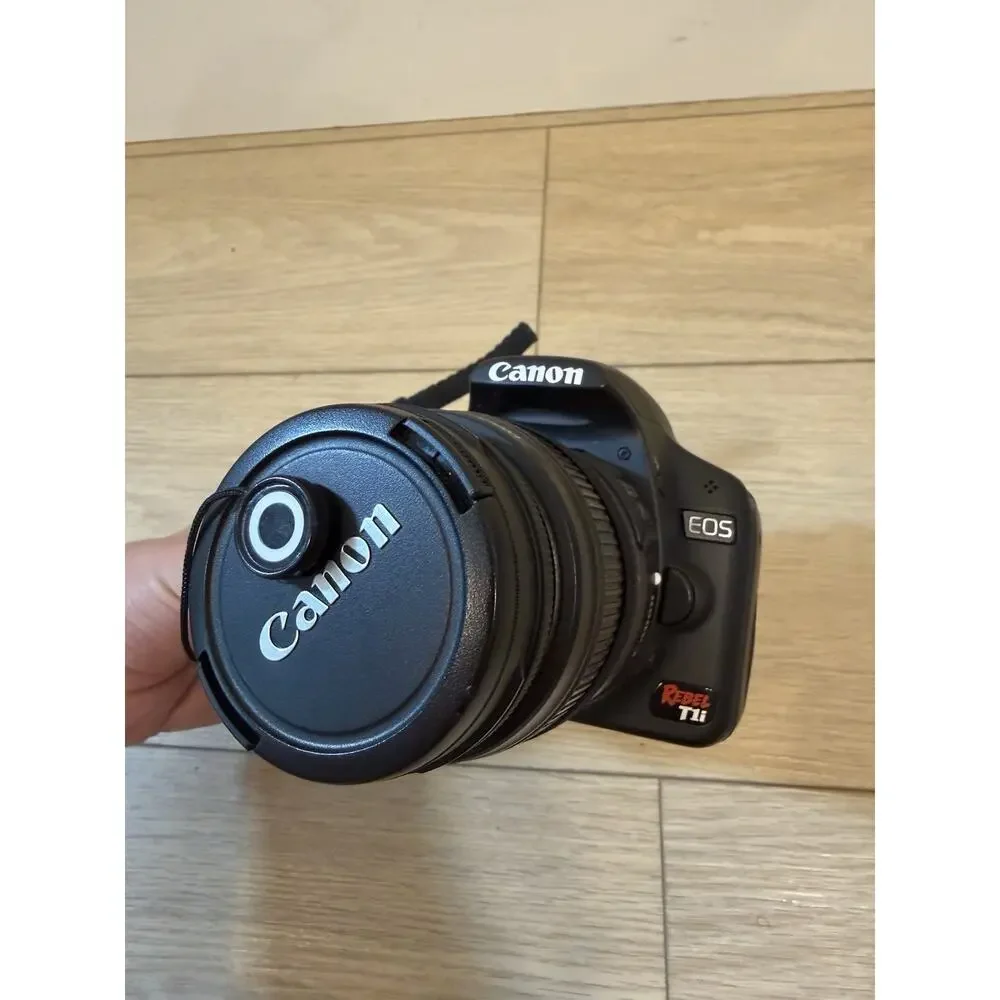Canon EOS Rebel T1i Camera w/ EF-S 18-55mm Lens ( Used )